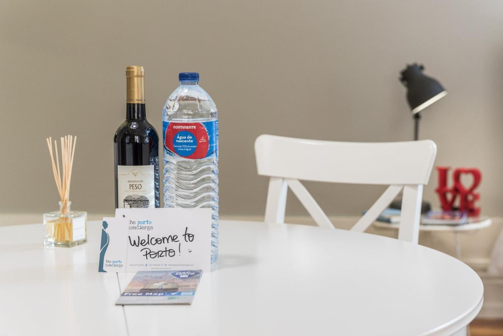 Guestready - Chic Retreat In The Heart Of Porto Lägenhet Exteriör bild